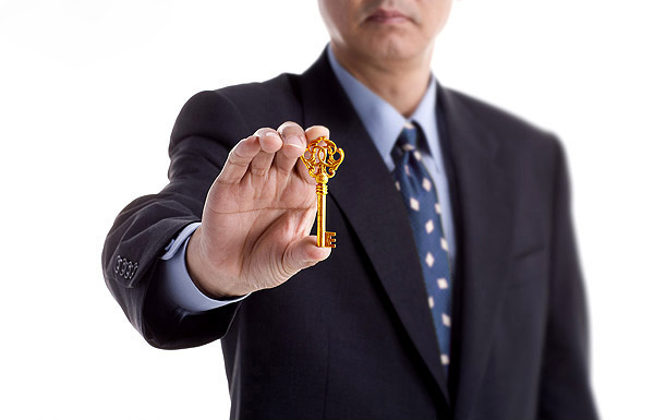 marketing automation (image: man holding a key)